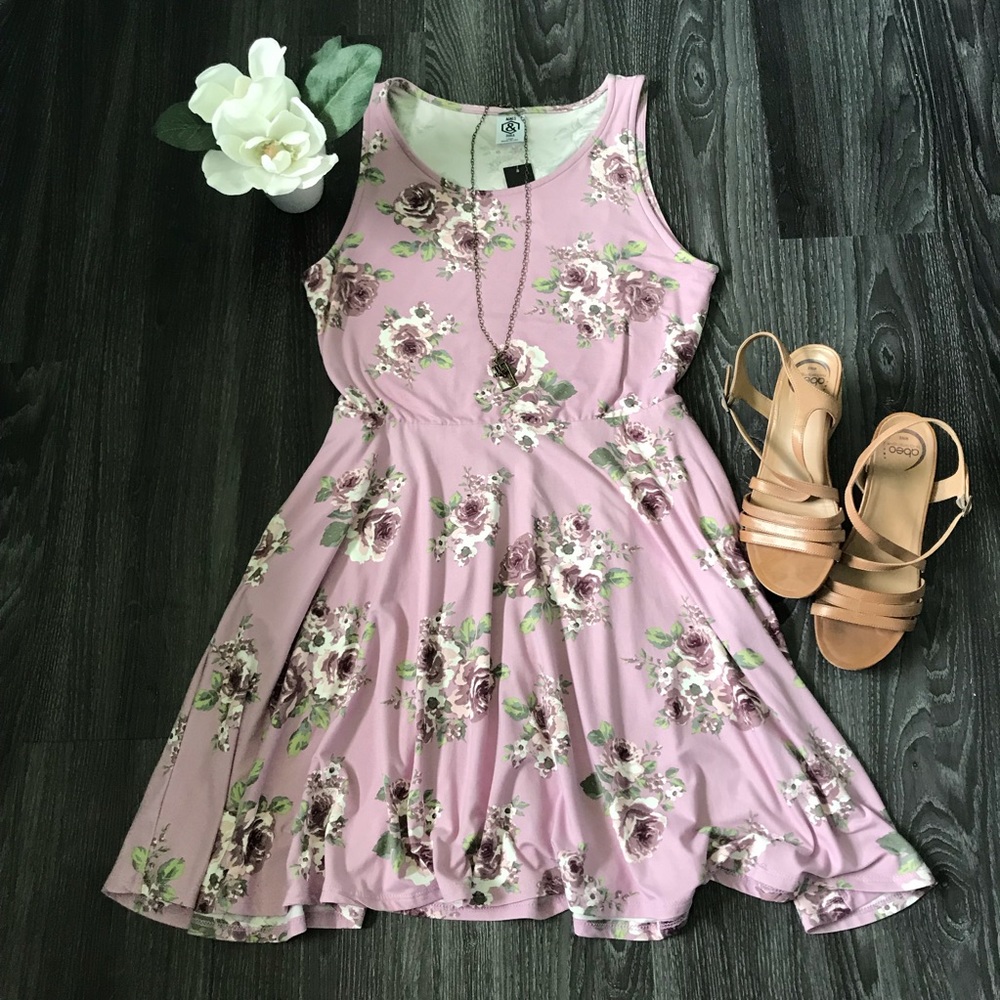 *NWT* Agnes & Dora_ cute floral dress with pockets